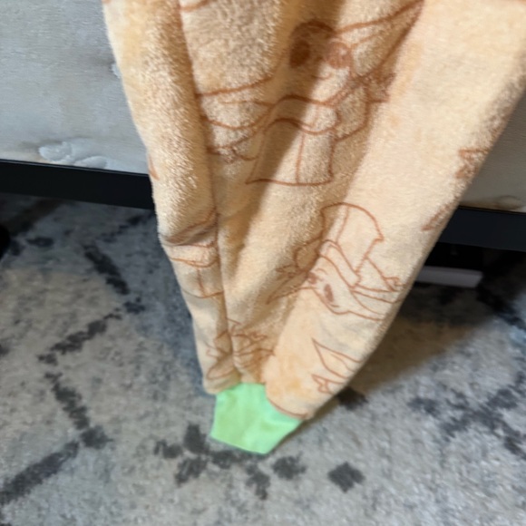 Star Wars XL adult pajama hoodie Grogu baby yoda zip up, elastic ankle and wrist - Picture 4 of 5